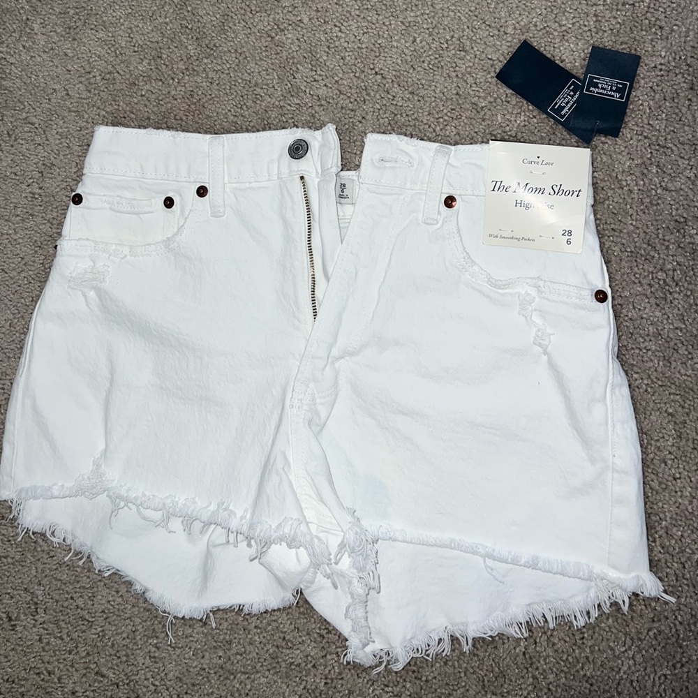 Abercrombie curve love mom short, high rise, size 28 (6) NWT